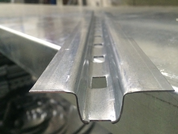 Проката металлического профиля на оборудовании Завод Металл СЗПК